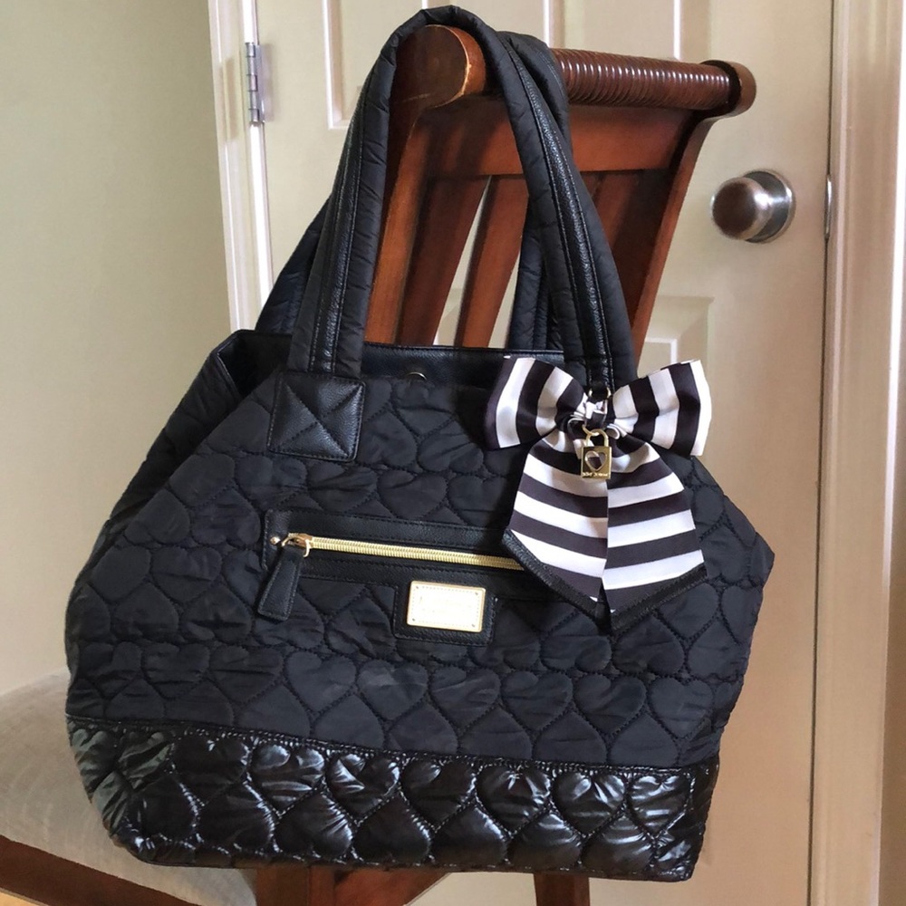 Betsy Johnson heart quilted trap tote bag